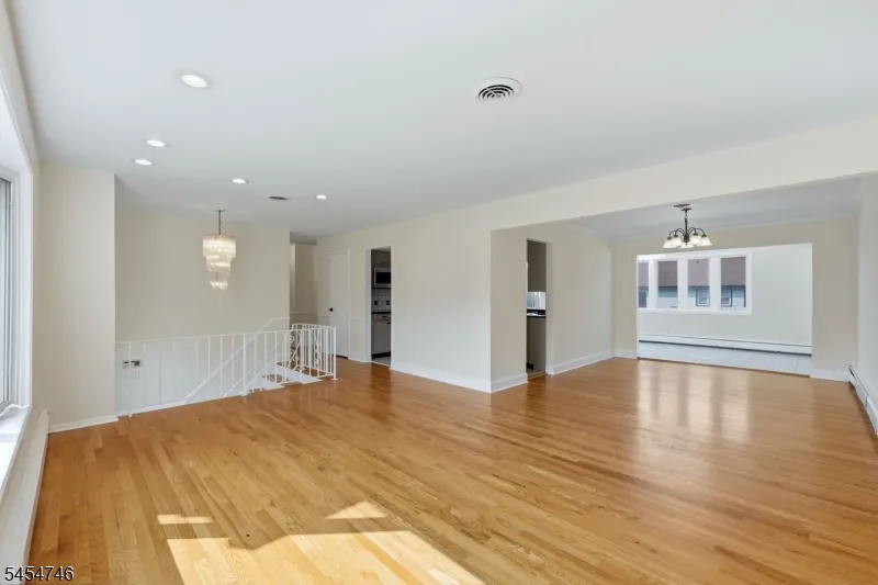 177 Truman Ter Paramus, NJ 07652