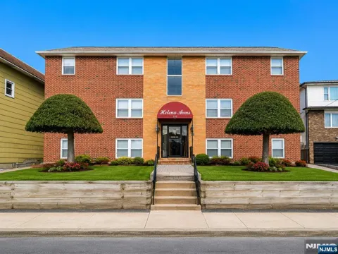 255 Schuyler Avenue 4