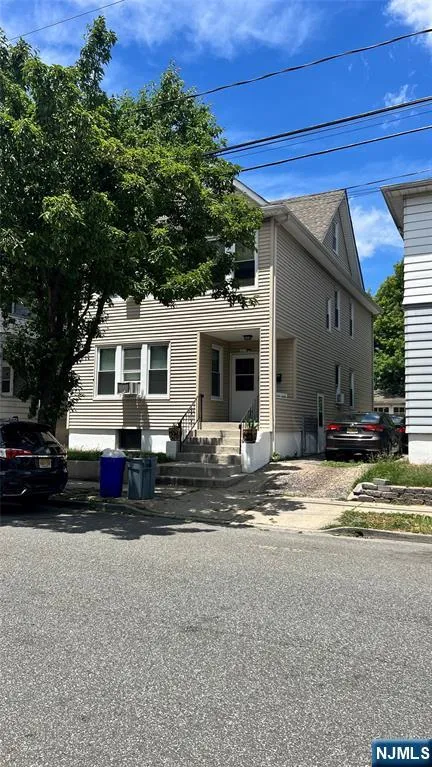 52 Christie Avenue 1st Floor