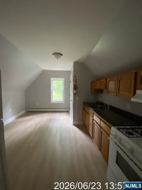 171 Seymour Avenue 3 Newark, NJ 07108