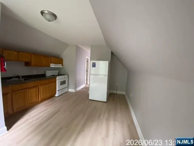 171 Seymour Avenue 3 Newark, NJ 07108