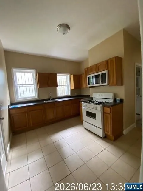 171 Seymour Avenue 1 Newark, NJ 07108