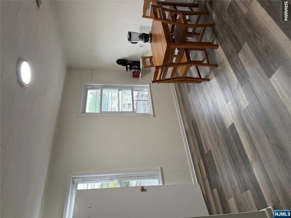 568 Lafayette Avenue 2 Hawthorne, NJ 07506