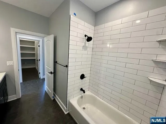 686 Lafayette Avenue Hawthorne, NJ 07506