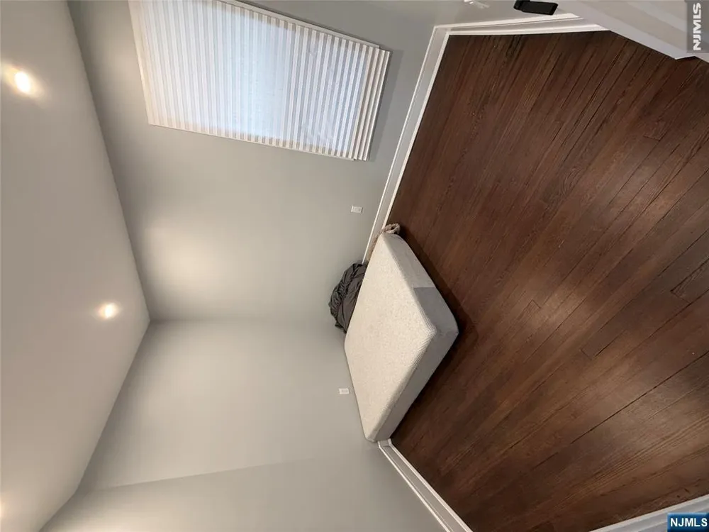 686 Lafayette Avenue Hawthorne, NJ 07506