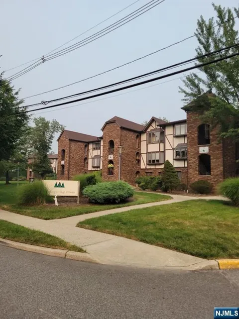 88 Hawthorne Avenue