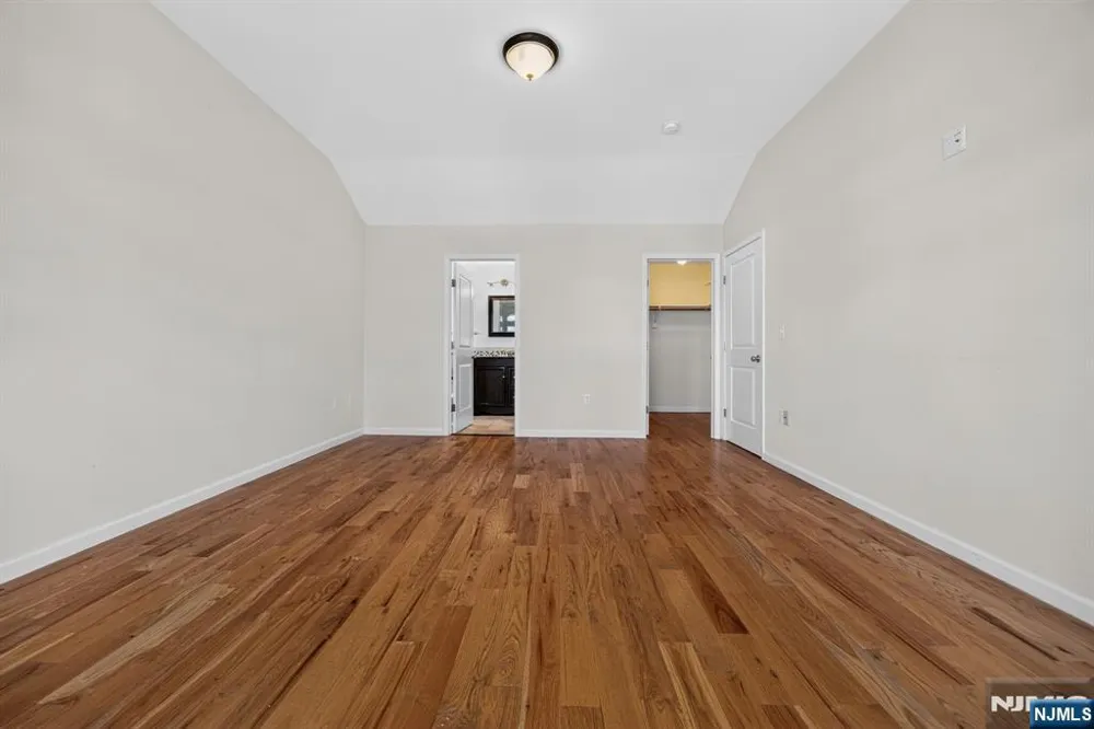 508 2nd Avenue 2 Lyndhurst, NJ 07071