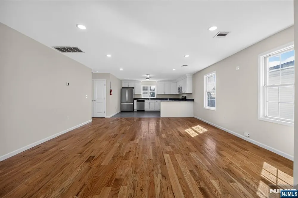 508 2nd Avenue 2 Lyndhurst, NJ 07071