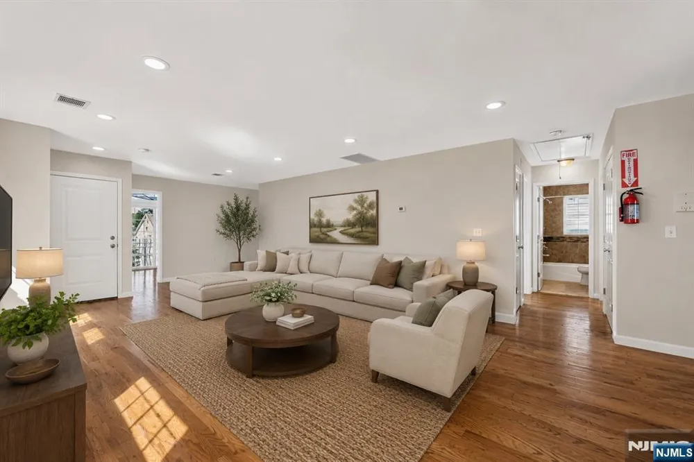 508 2nd Avenue 2 Lyndhurst, NJ 07071