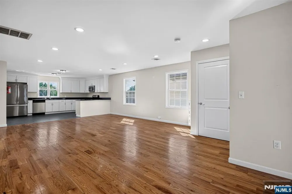 508 2nd Avenue 2 Lyndhurst, NJ 07071