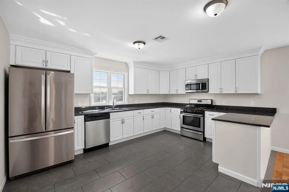 508 2nd Avenue 2 Lyndhurst, NJ 07071