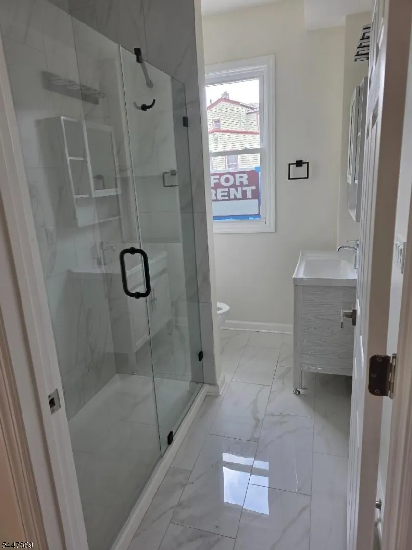 13 Vermont Ave Newark City, NJ 07106