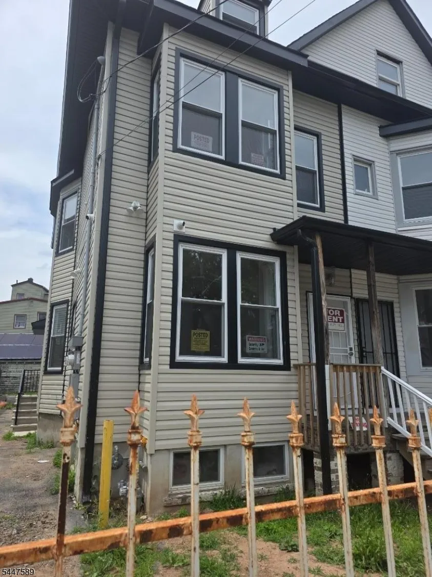 13 Vermont Ave Newark City, NJ 07106