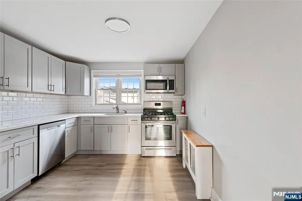 285 Hackensack Street 85B Wood Ridge, NJ 07075