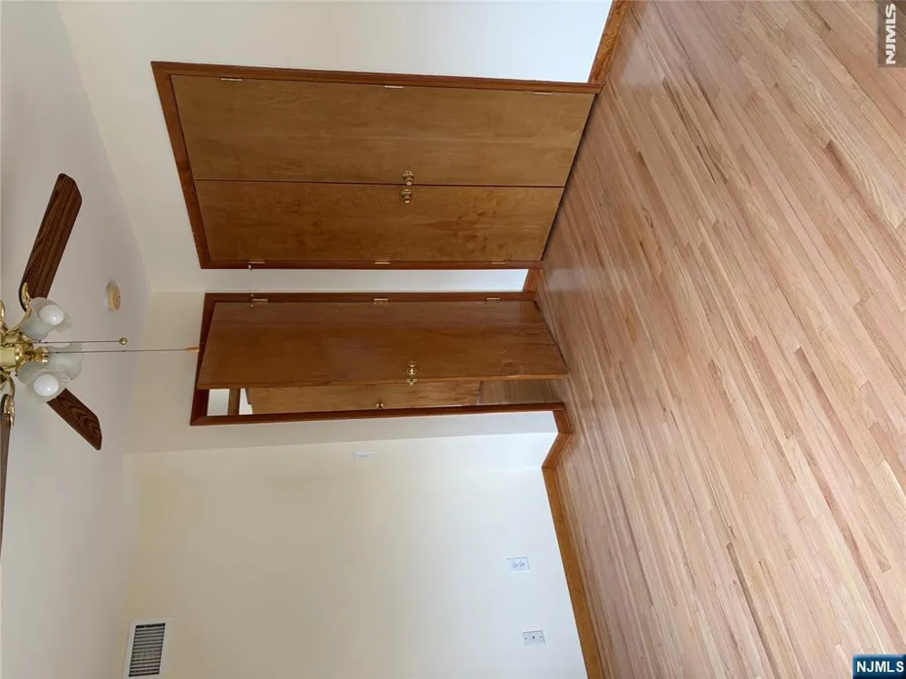 504 2nd Avenue 1 plus In-La Lyndhurst, NJ 07071