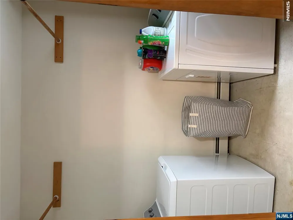 504 2nd Avenue 1 plus In-La Lyndhurst, NJ 07071
