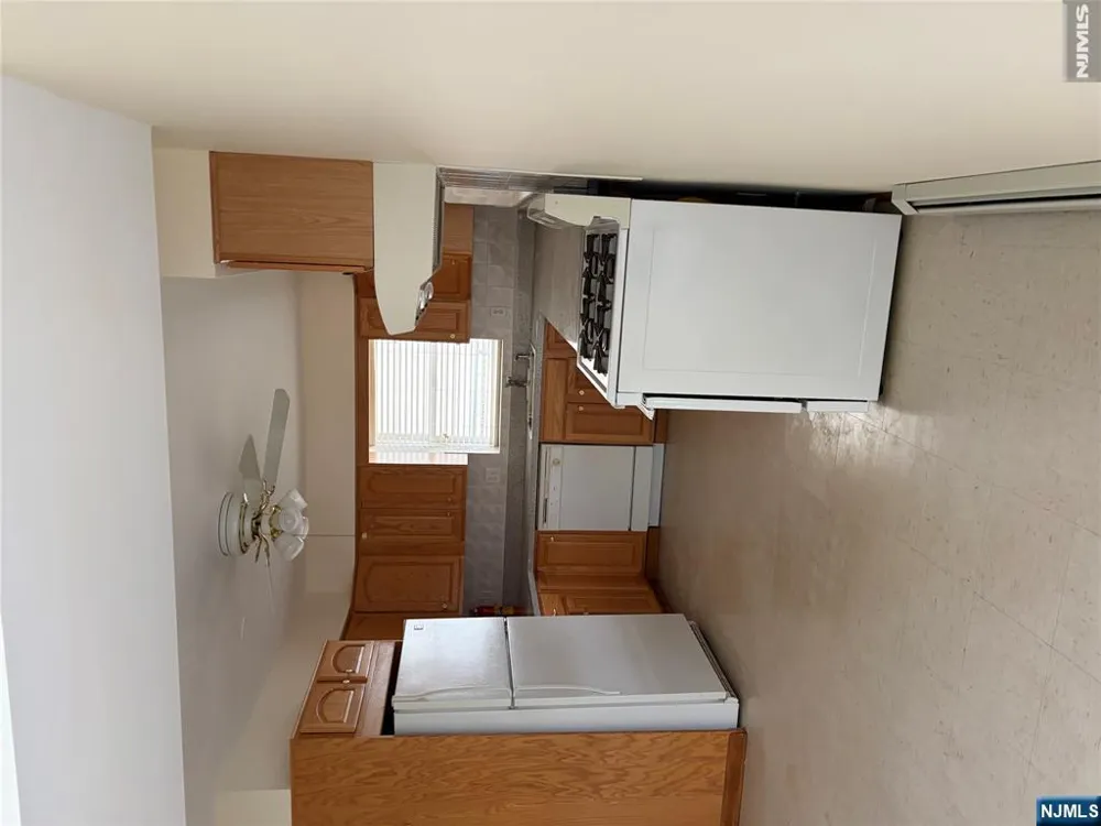 504 2nd Avenue 1 plus In-La Lyndhurst, NJ 07071