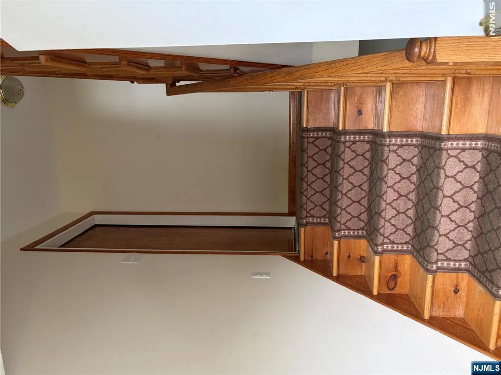 504 2nd Avenue 1 plus In-La Lyndhurst, NJ 07071