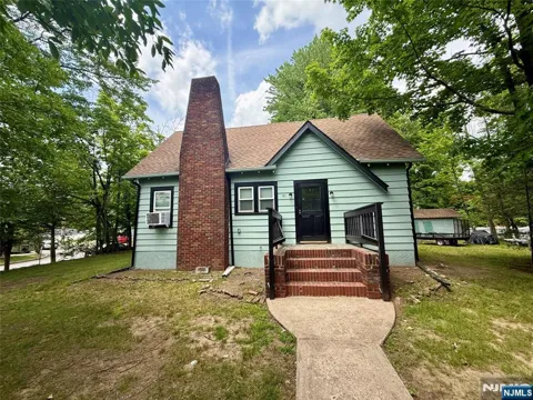 131 W Ramapo Avenue