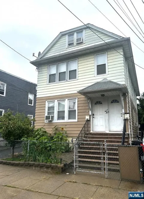164 Knapp Avenue 2