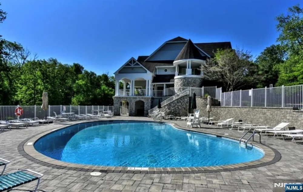 511 Chatfield Drive Pequannock Township, NJ 07444