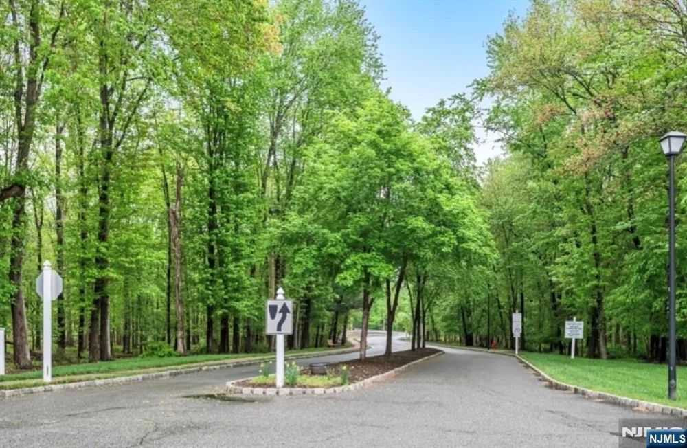 511 Chatfield Drive Pequannock Township, NJ 07444