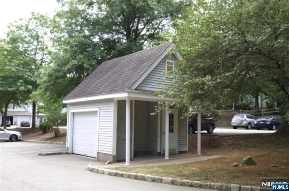 511 Chatfield Drive Pequannock Township, NJ 07444