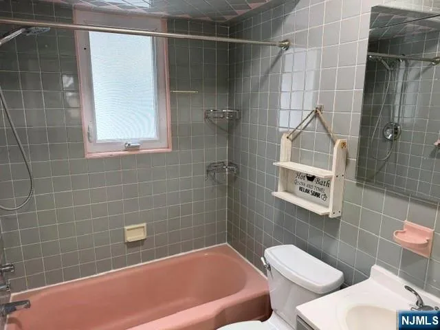 551 Olympia Avenue Cliffside Park, NJ 07010