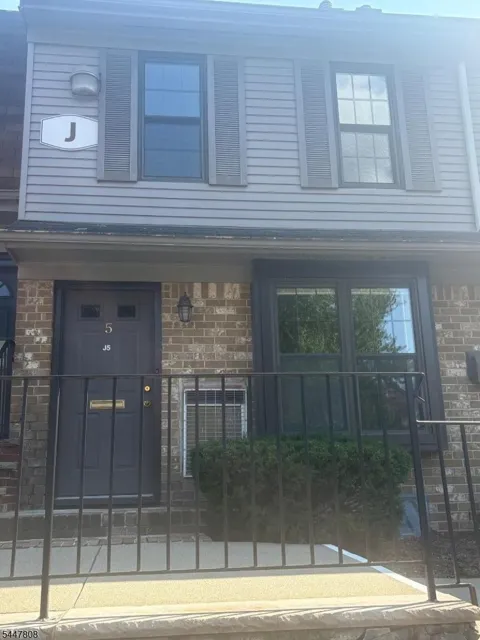 181 Long Hill Rd #J-5 Unit J-5