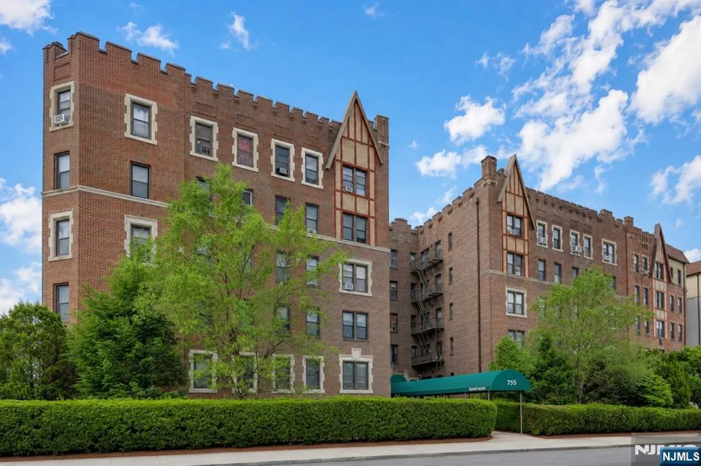 755 Anderson Avenue 2L Cliffside Park, NJ 07010