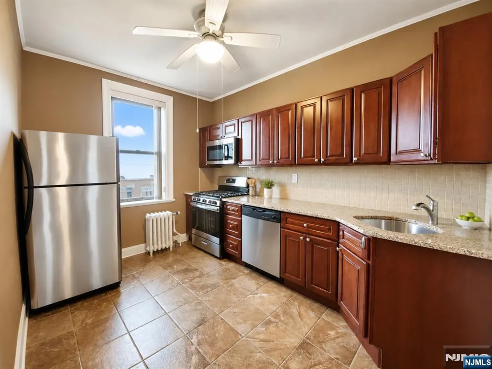 755 Anderson Avenue 2L Cliffside Park, NJ 07010