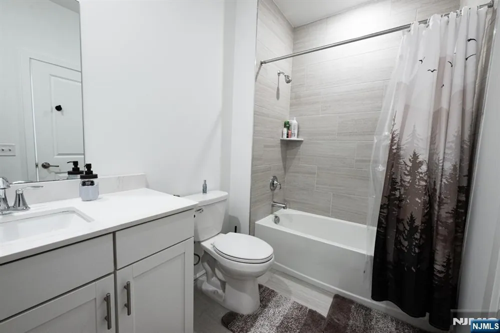 84 Harvest Way Little Falls, NJ 07424
