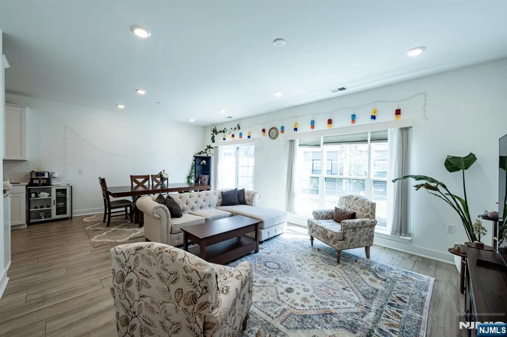 84 Harvest Way Little Falls, NJ 07424