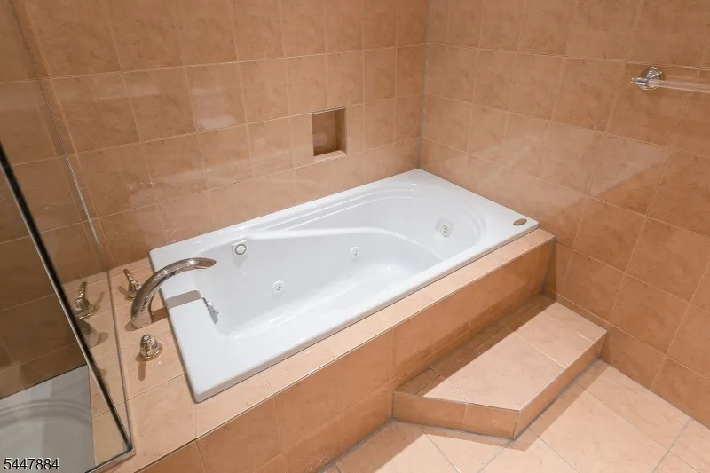 89 Continental Rd Parsippany-Troy Hills, NJ 07950