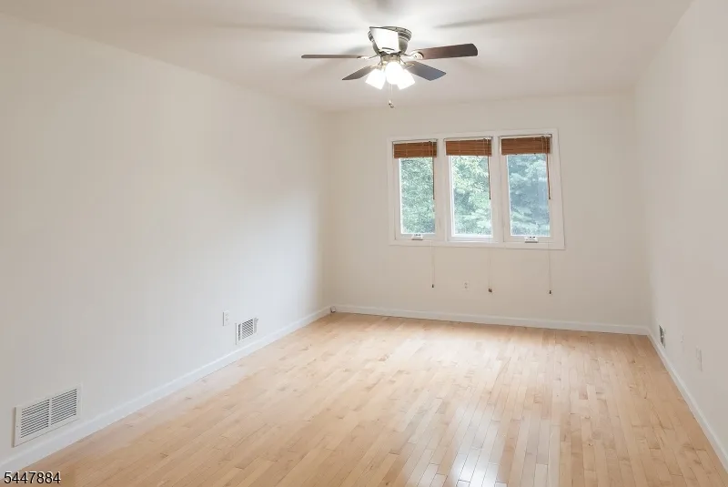 89 Continental Rd Parsippany-Troy Hills, NJ 07950