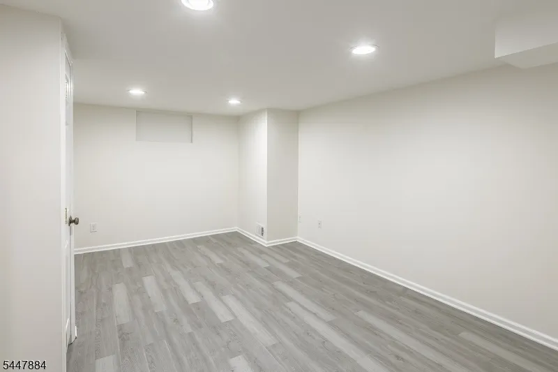 89 Continental Rd Parsippany-Troy Hills, NJ 07950