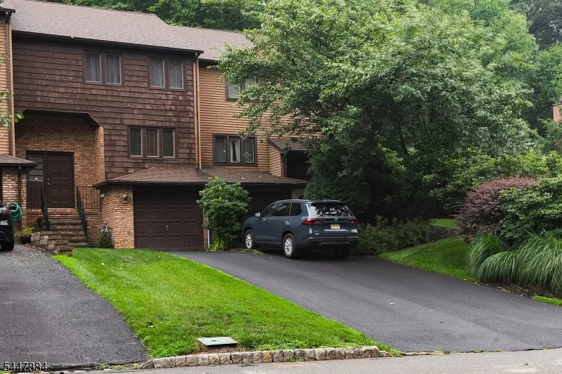 89 Continental Rd Parsippany-Troy Hills, NJ 07950