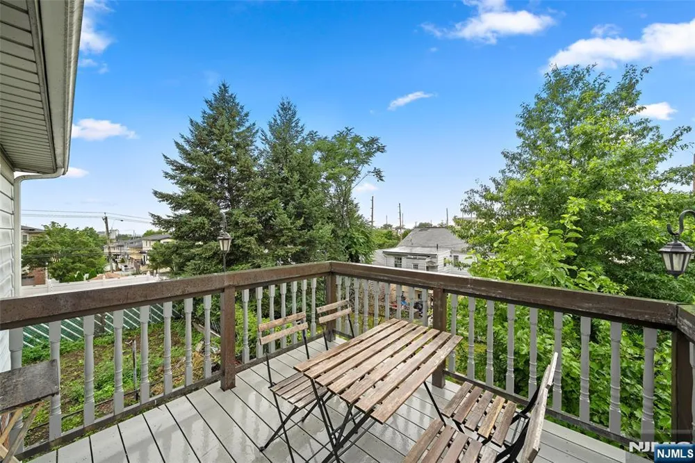 209 8th Street 2 Fairview, NJ 07022