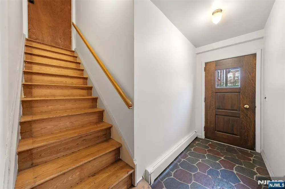 209 8th Street 2 Fairview, NJ 07022