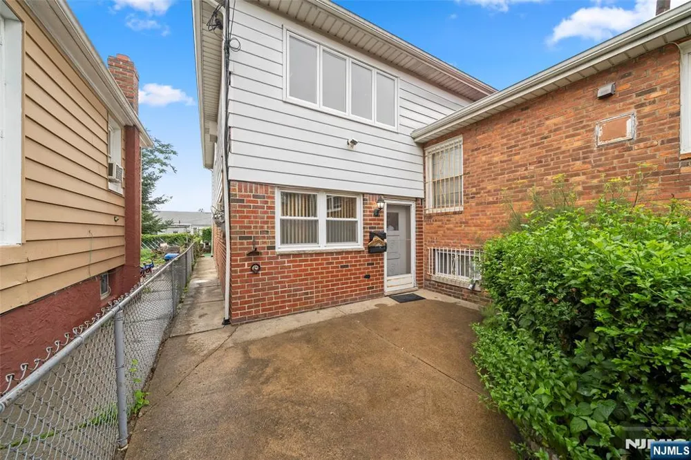 209 8th Street 2 Fairview, NJ 07022