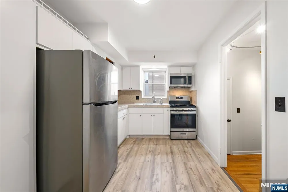 209 8th Street 2 Fairview, NJ 07022