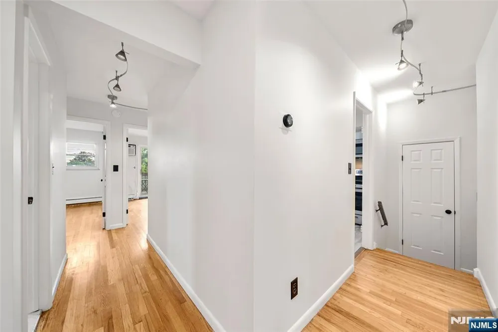 209 8th Street 2 Fairview, NJ 07022