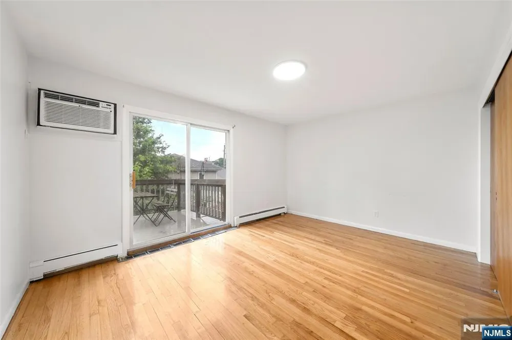 209 8th Street 2 Fairview, NJ 07022