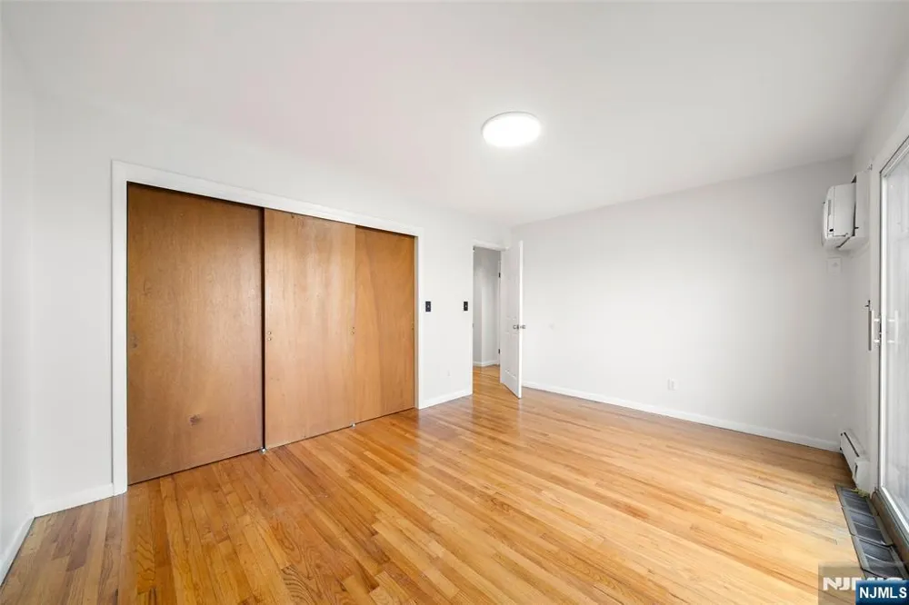 209 8th Street 2 Fairview, NJ 07022