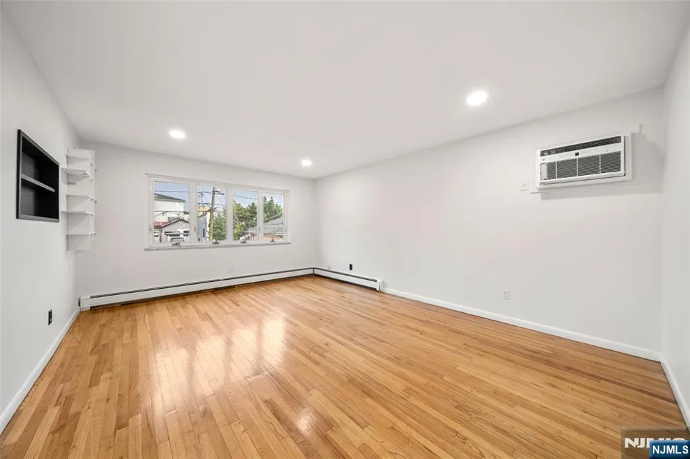 209 8th Street 2 Fairview, NJ 07022