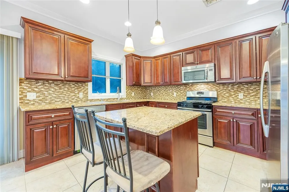 258 4th Street A Palisades Park, NJ 07650