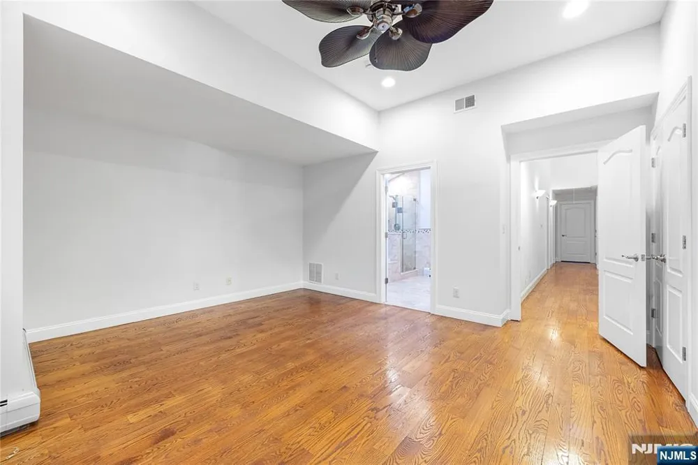 258 4th Street A Palisades Park, NJ 07650