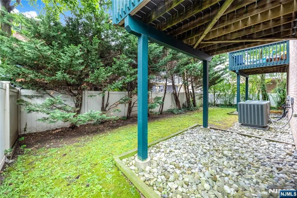 258 4th Street A Palisades Park, NJ 07650