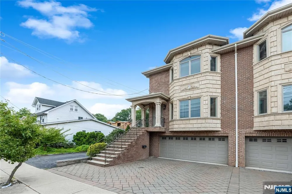 258 4th Street A Palisades Park, NJ 07650