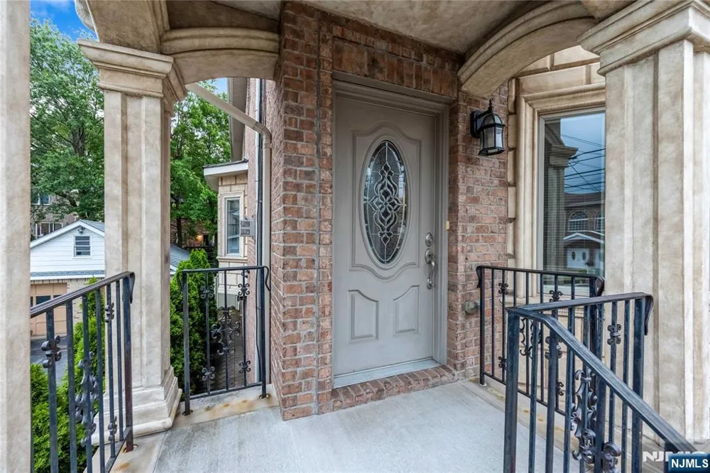 258 4th Street A Palisades Park, NJ 07650